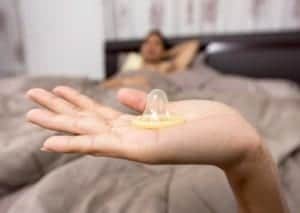 Drogerieartikel, hier Kondom, sind oft wichtige Utensilien beim Sex