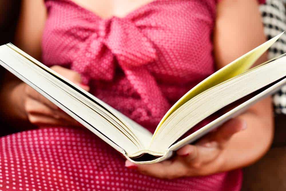 Erotikbuch lesen depositphotos.com